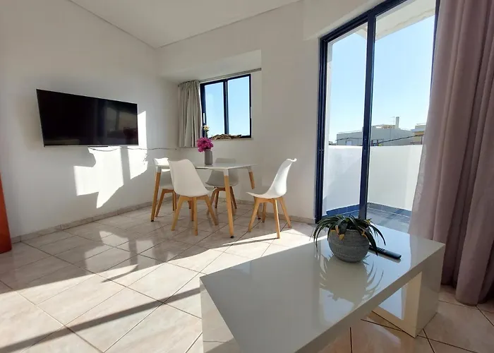 Layla's * بلدة كوس